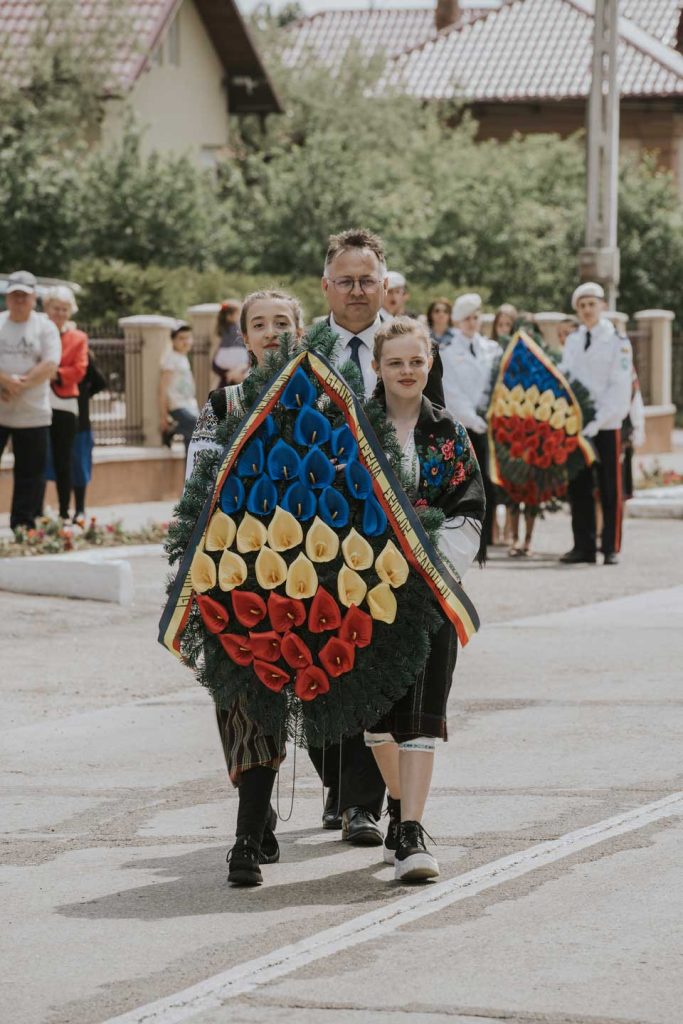 Depunerea Coroanelor la Monumentul Eroilor din Satul Dolhestii Mari, jud. Suceava