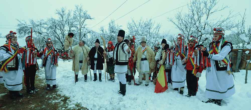 Tradiţii Româneşti - Sarbătorile de iarna, colinde